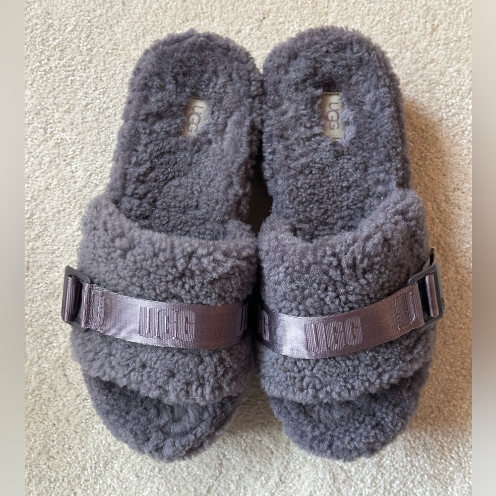 UGG - FLUFFITA SLIDES / SLIPPERS - Sz 9